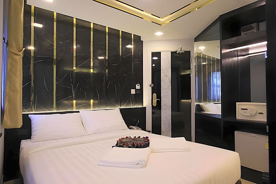 Pratunam Atrium Hotel