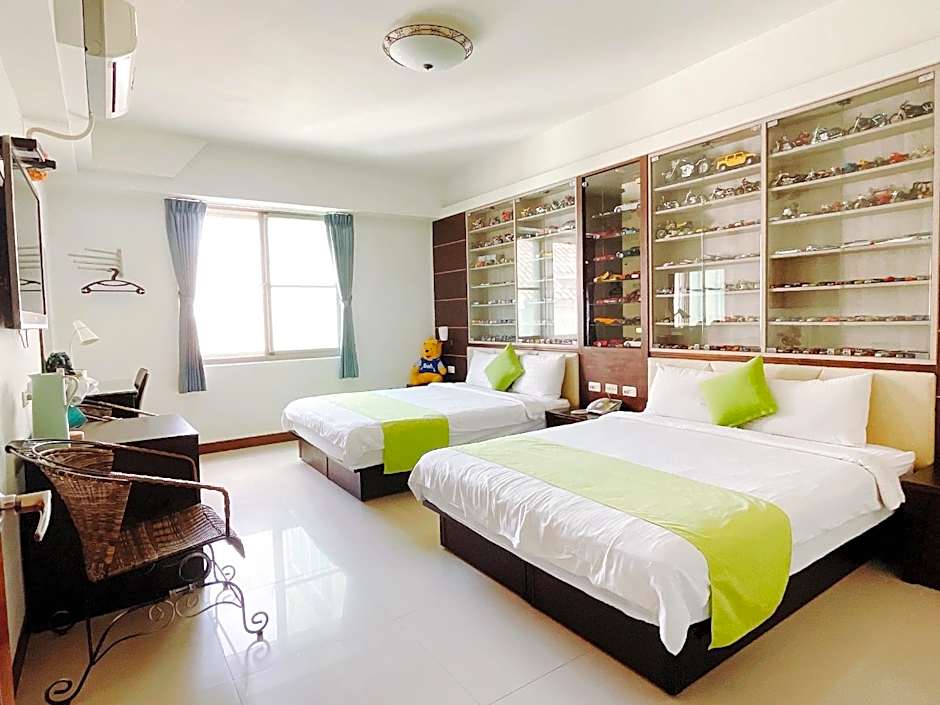 Warner Leisur Hotel