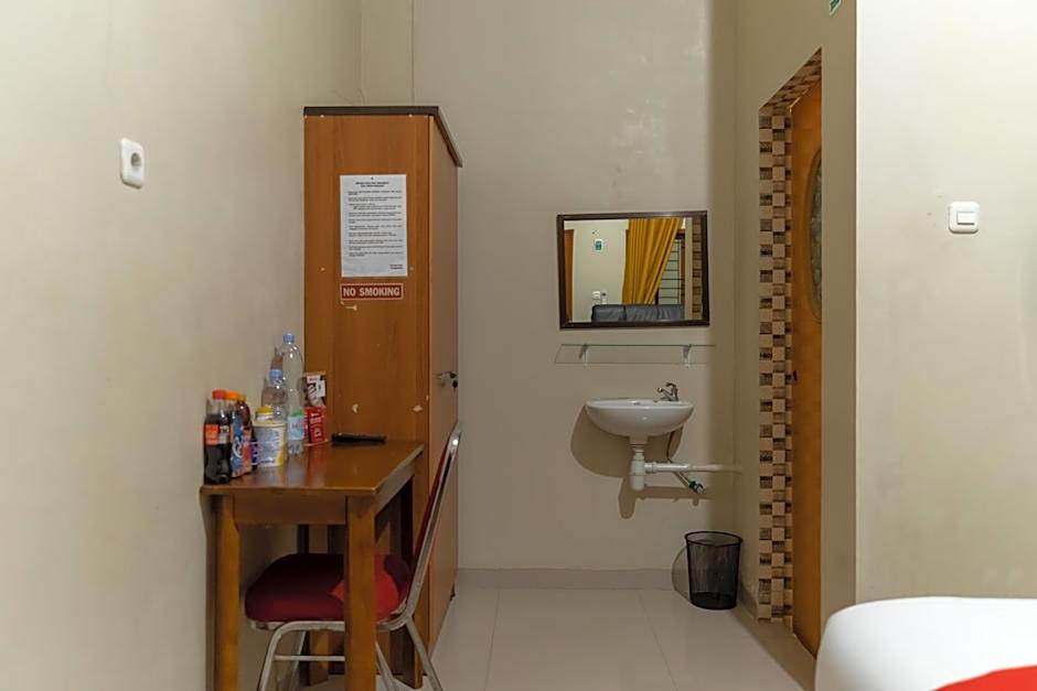 RedDoorz At Joyce Guest House Medan