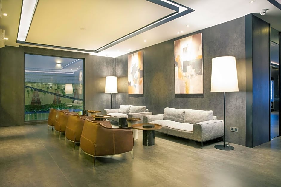 One Residence Hotel & Apartment