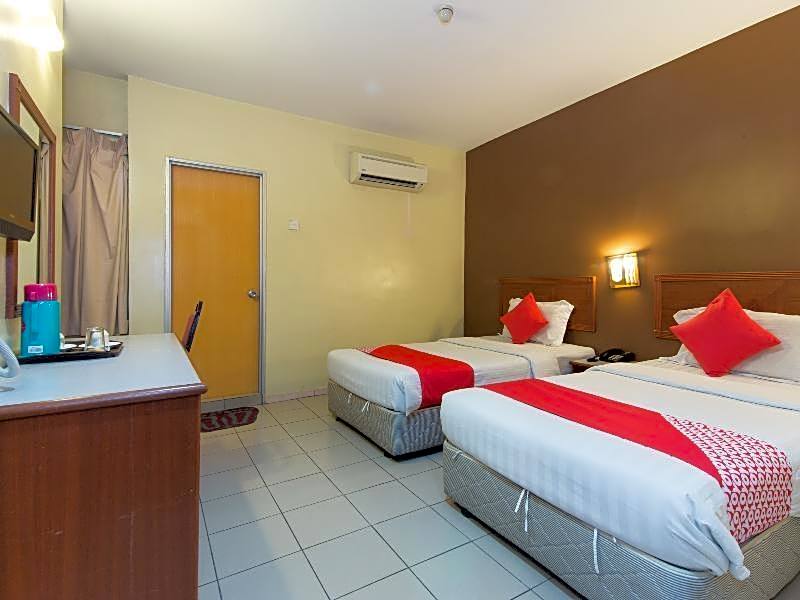 OYO 472 Comfort Hotel 1