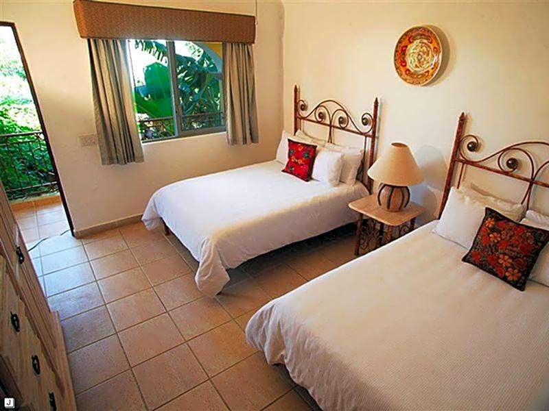 El Encanto Inn