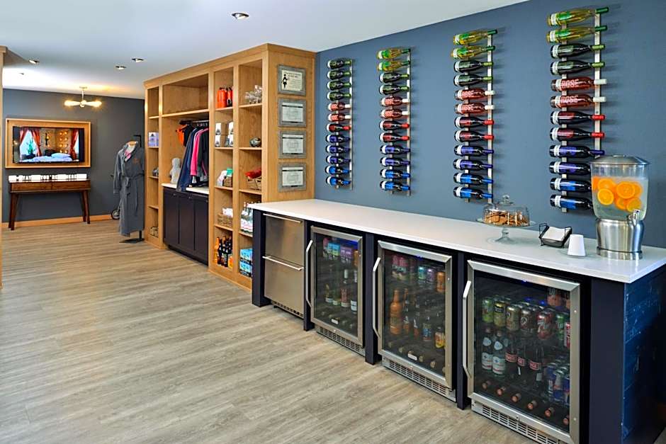 The Coho Oceanfront Lodge