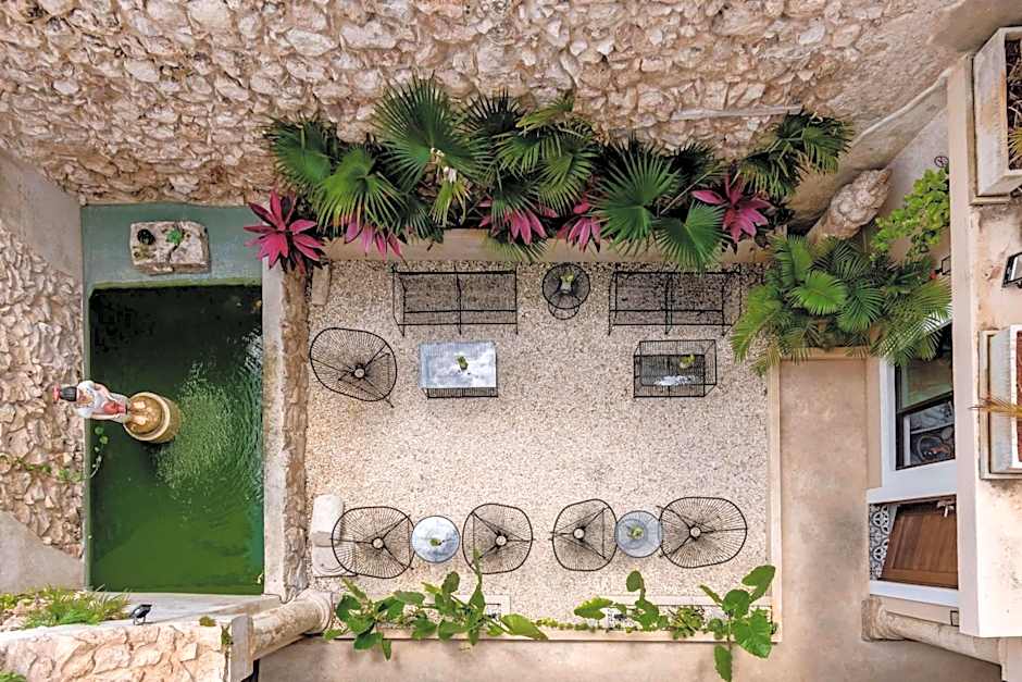 Hotel Colonial Zaci by GuruHotel