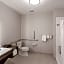 Holiday Inn Express And Suites Columbus - Worthington By IHG
