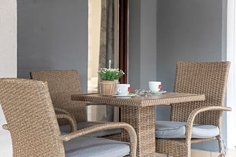 Room Standard with pool view for 2 #3a #3b #4b