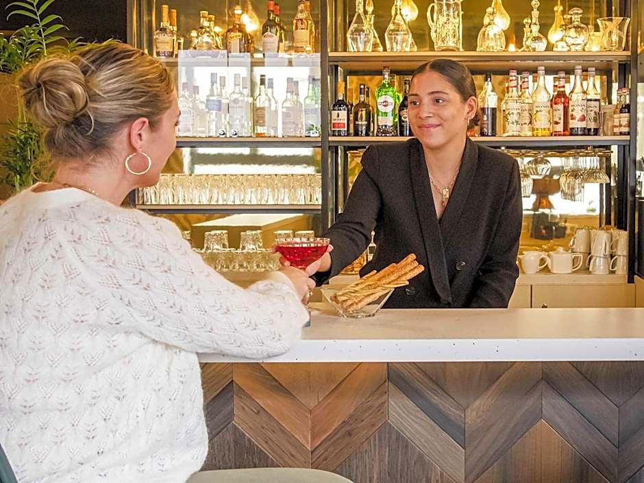 Mercure Paris Bercy Bibliotheque