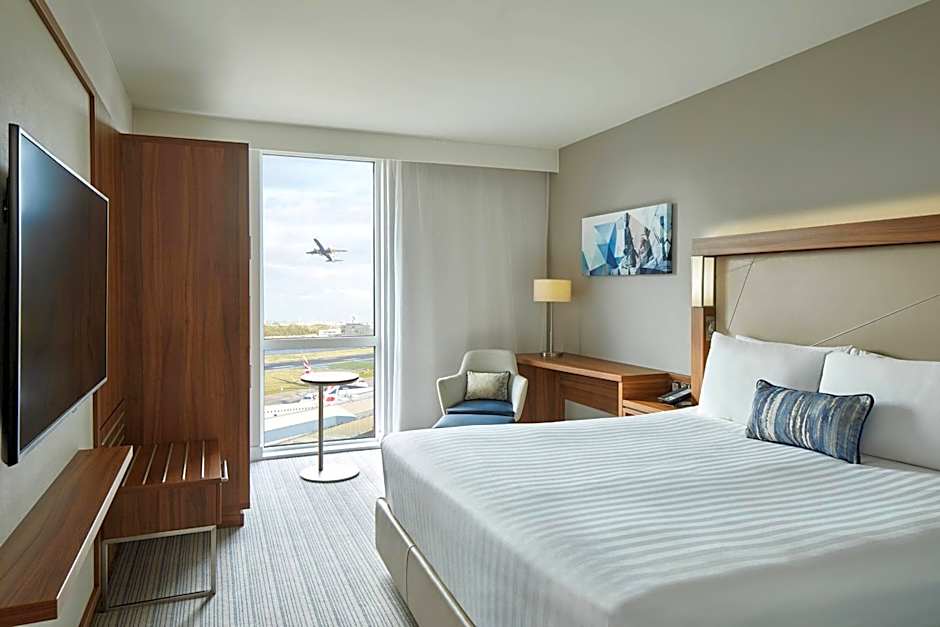 Courtyard By Marriott London City Airport