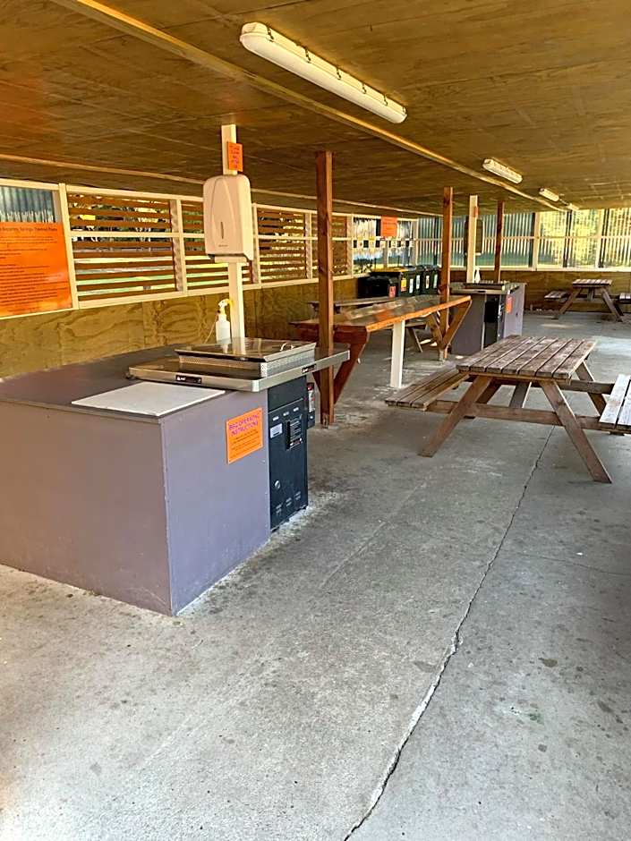 Sapphire Springs Holiday Park and Thermal Pools