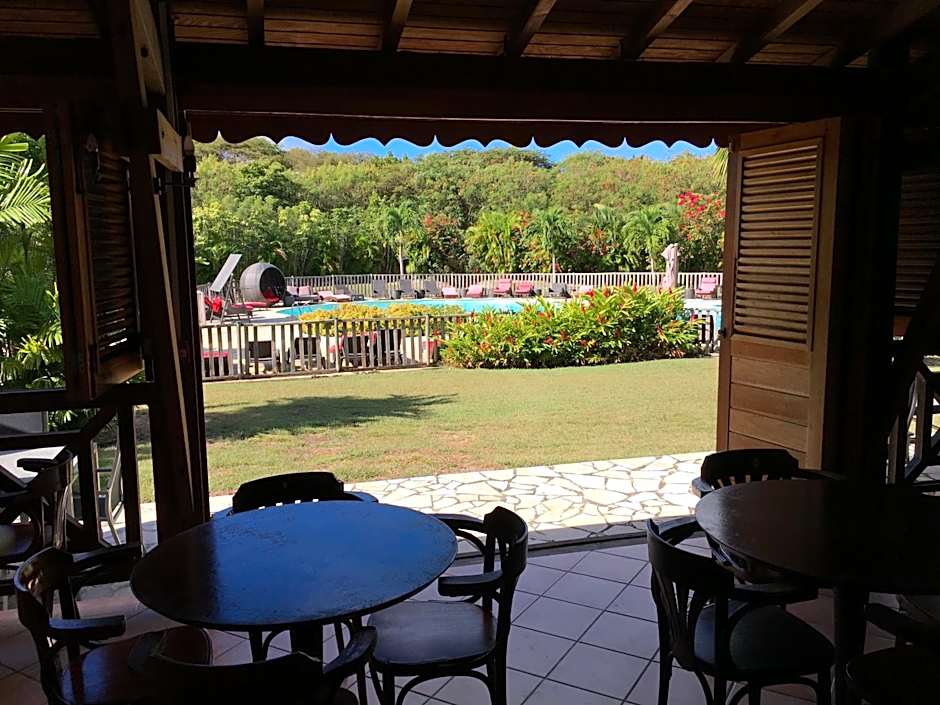 Résidence Le Vallon Guadeloupe Parc Piscine Appartements & Studios