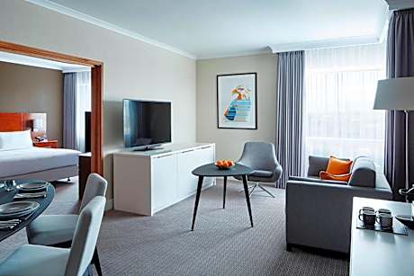 One-Bedroom Junior King Suite with Executive Lounge Access