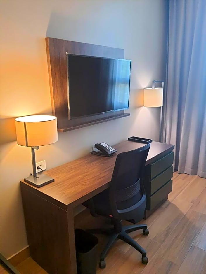 Staybridge Suites Guadalajara Novena By IHG