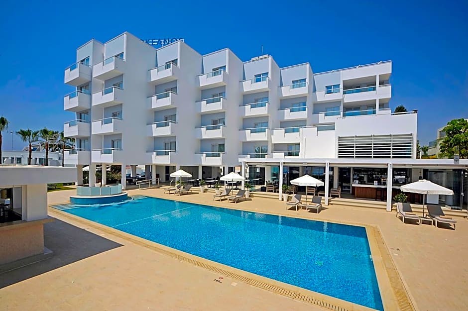 Okeanos Beach Boutique Hotel