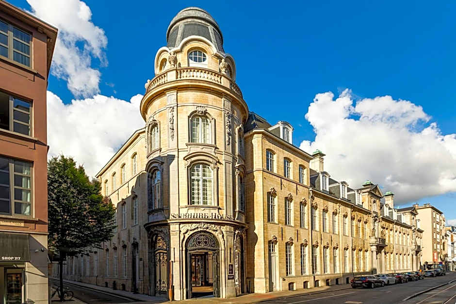 Sapphire House Antwerp, Autograph Collection