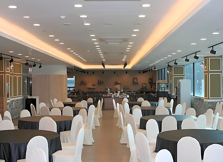 Crown Hotel Changwon