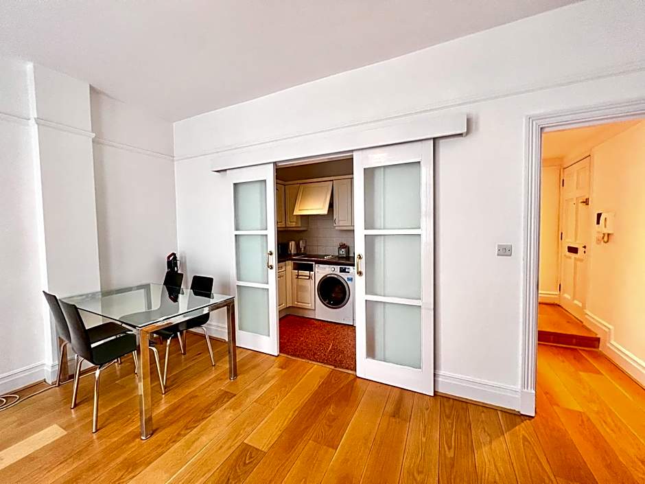 Deluxe Entire Apartment Between Covent Garden and St Pauls Cathedral