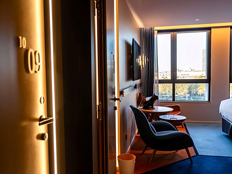SO/ Paris Hotel