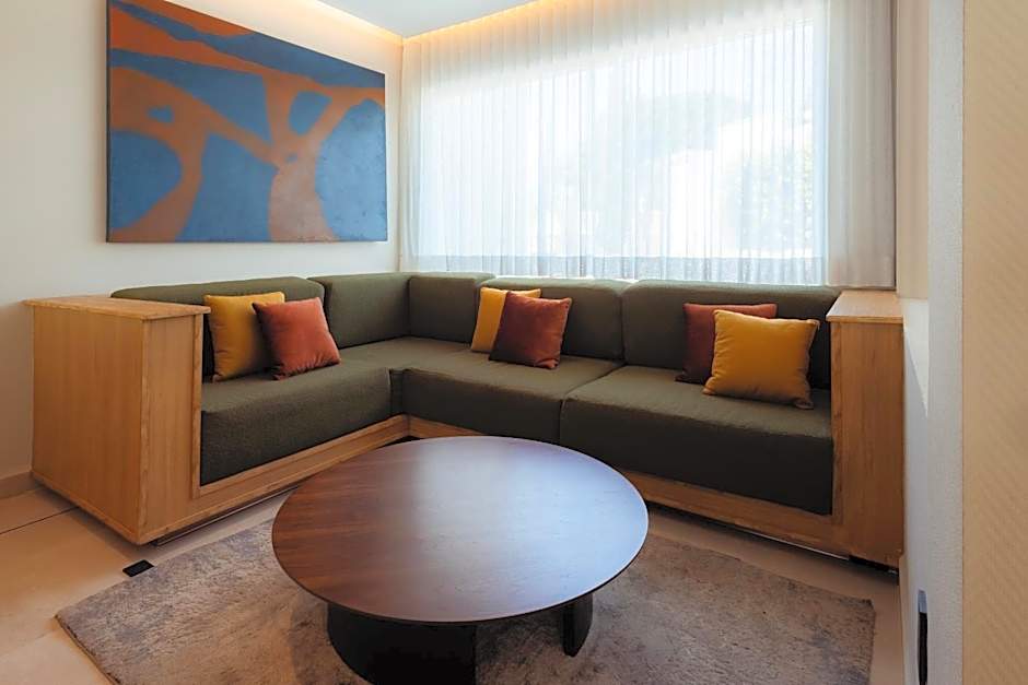 Sheraton Leon