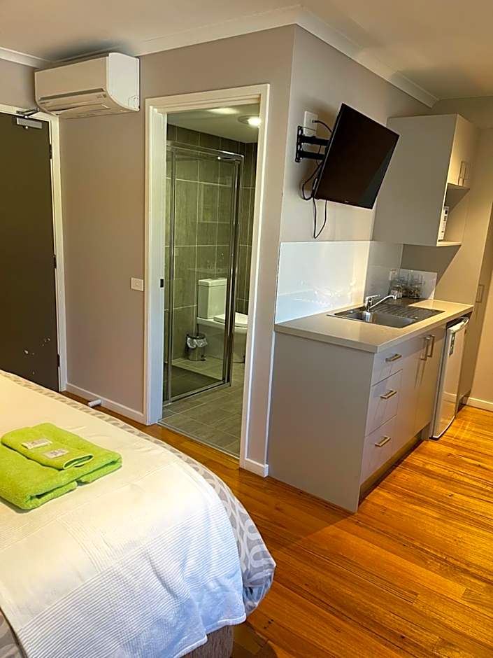 Sinclairs Country Retreat - Adults Only