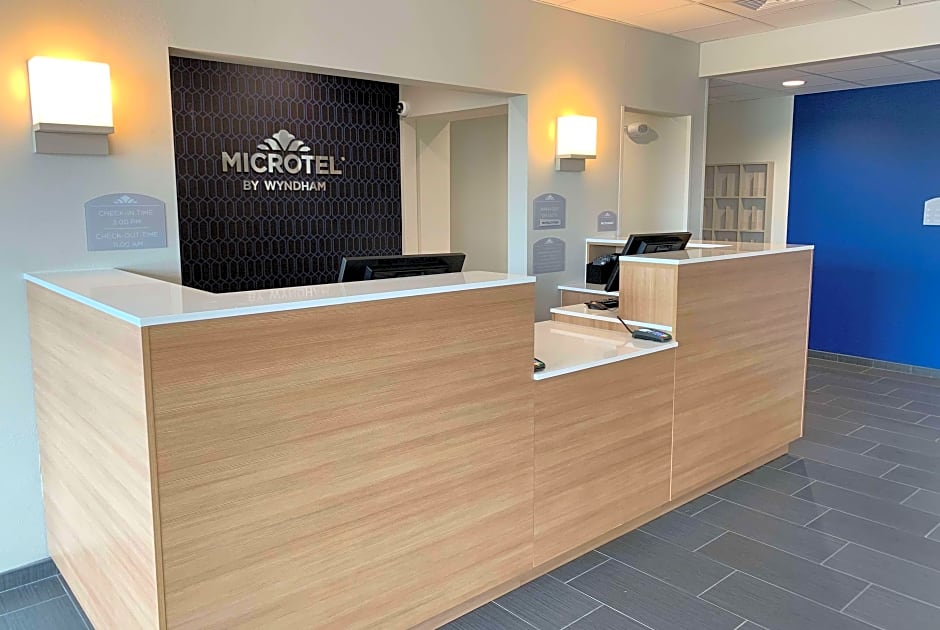 Microtel Inn and Suites by Wyndham Fountain North
