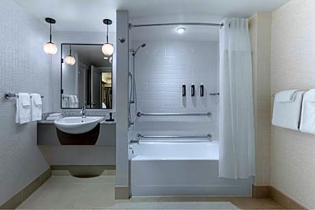 Premium Suite, Club lounge access, Suite, 1 King, Sofa bed