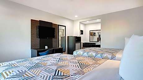 2 Queen Beds | Non-Smoking, Micfridge