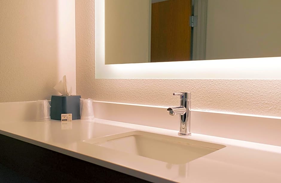 Holiday Inn Express Hotel & Suites Lincoln South By IHG