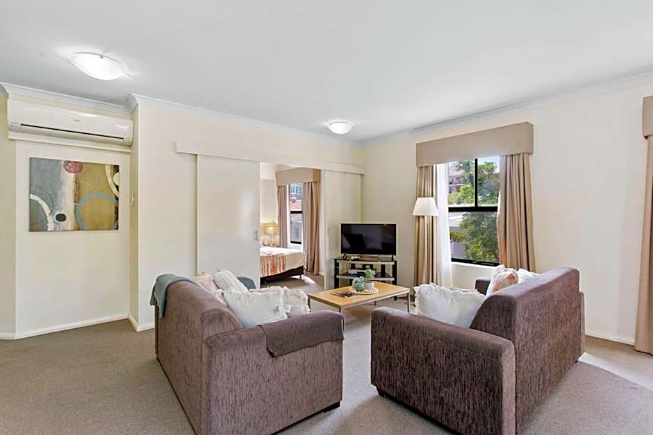 2BDR 1BTH - James Street Magic