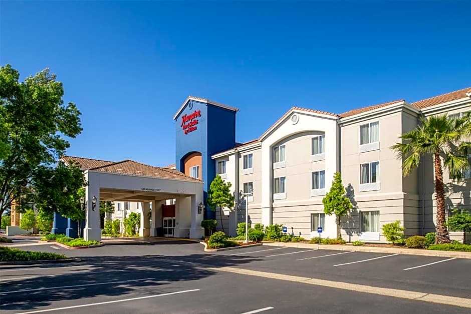 Hampton Inn By Hilton & Suites Redding