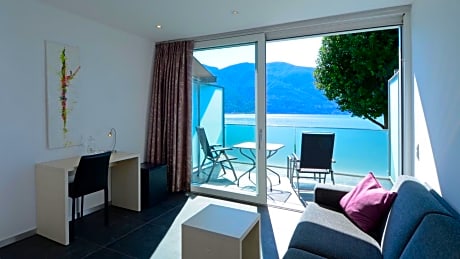 Junior Suite with Lake View
