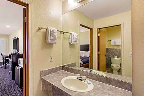 2 Double Beds, Smoking