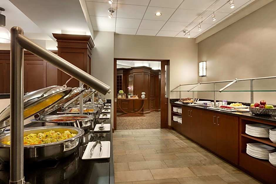 Hilton Arlington And Towers