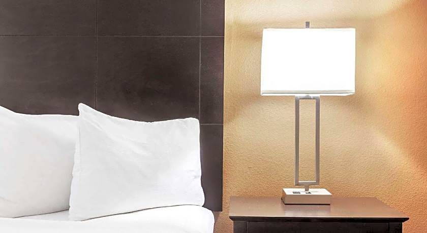 La Quinta Inn & Suites by Wyndham Beeville