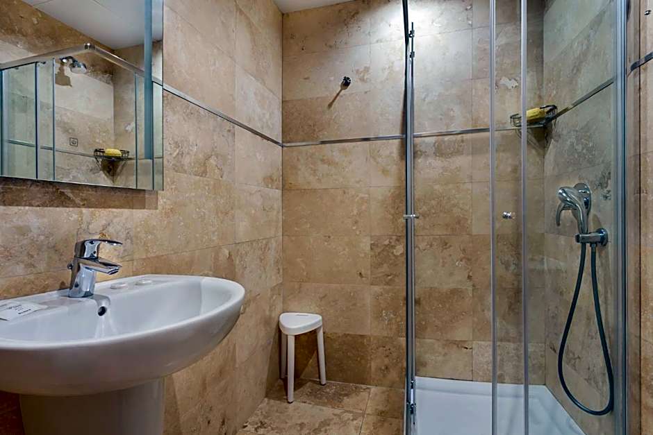 Plaza Regency Hotels