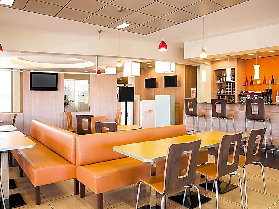 Ibis Como