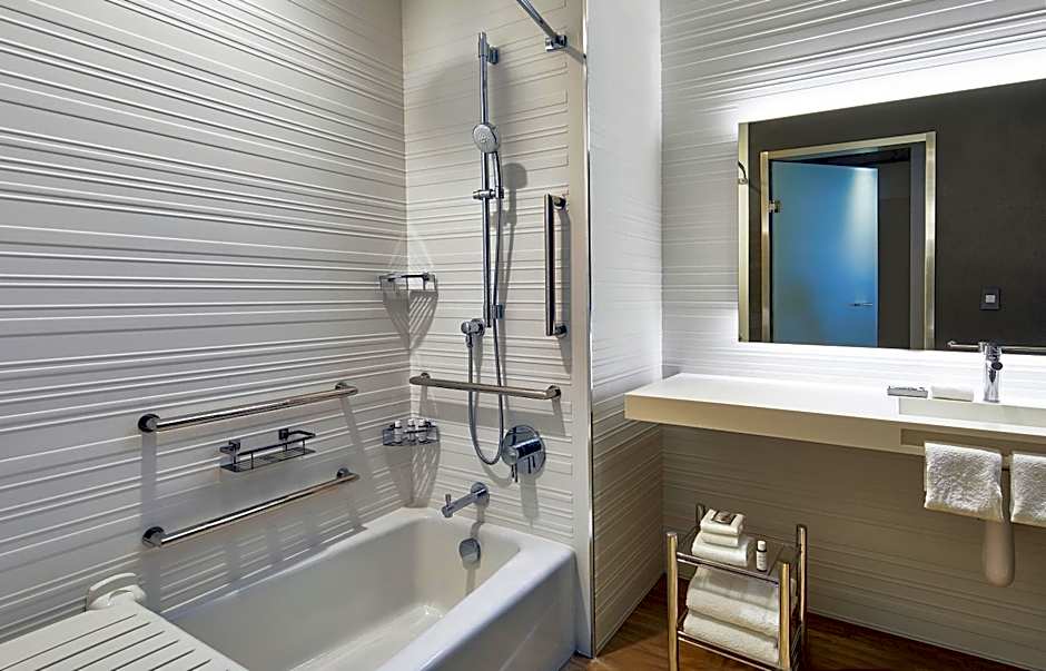 AC Hotel by Marriott Cleveland Beachwood