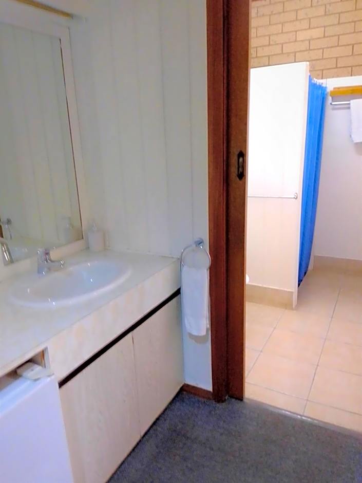 Country Home Motor Inn