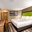 La Quinta Inn & Suites by Wyndham Brooklyn Central