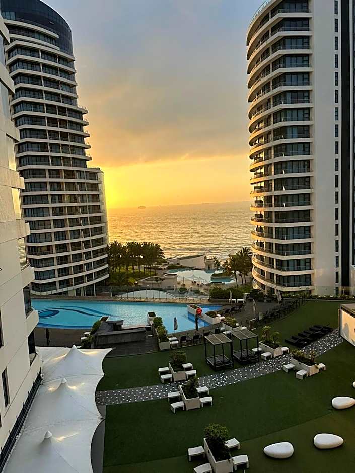 Umhlanga Lagoon Drive Top Sea Facing Unit
