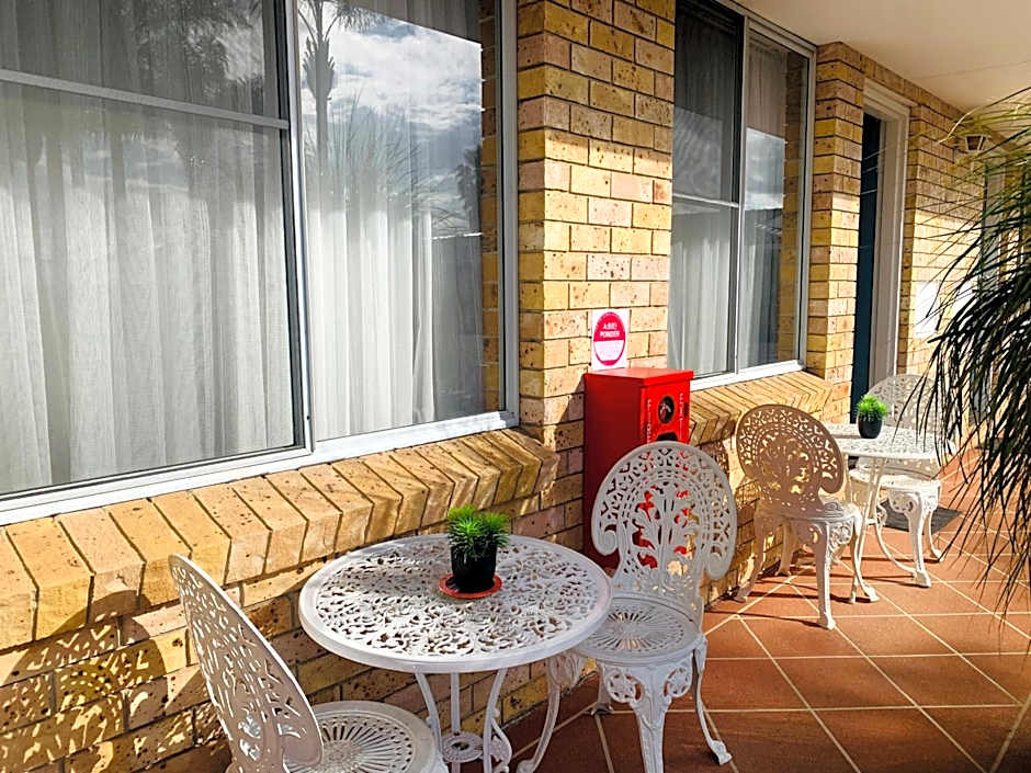 Town and Country Motor Inn