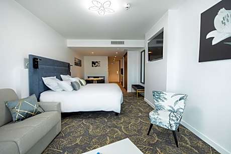 Superior Room with Balcony and Basin View