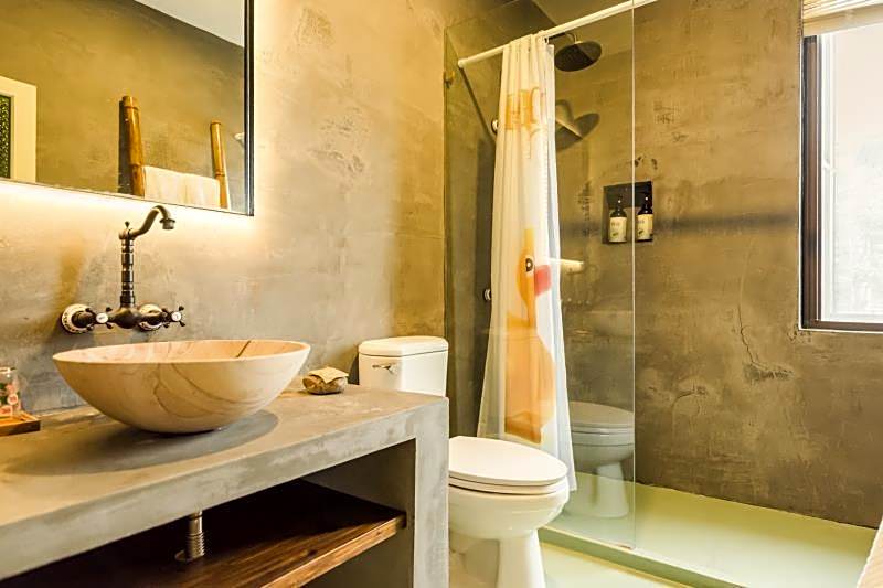 Show Year Reminiscence Hotel