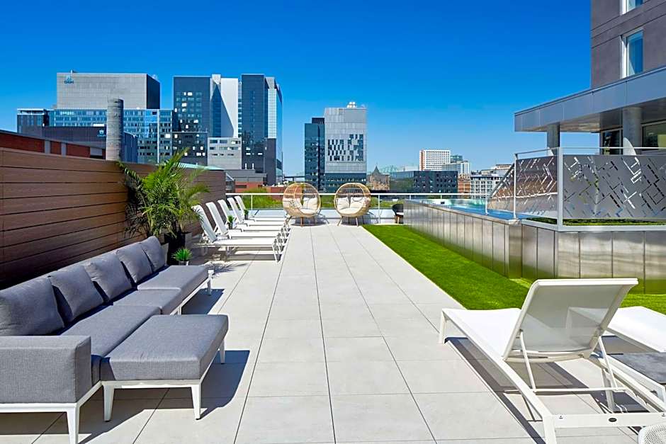 Hampton Inn By Hilton Montreal Downtown, Qc