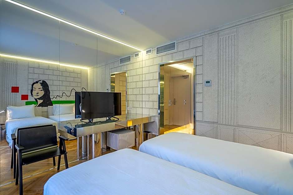 Photo 1 of 21 of Standard 2 Beds