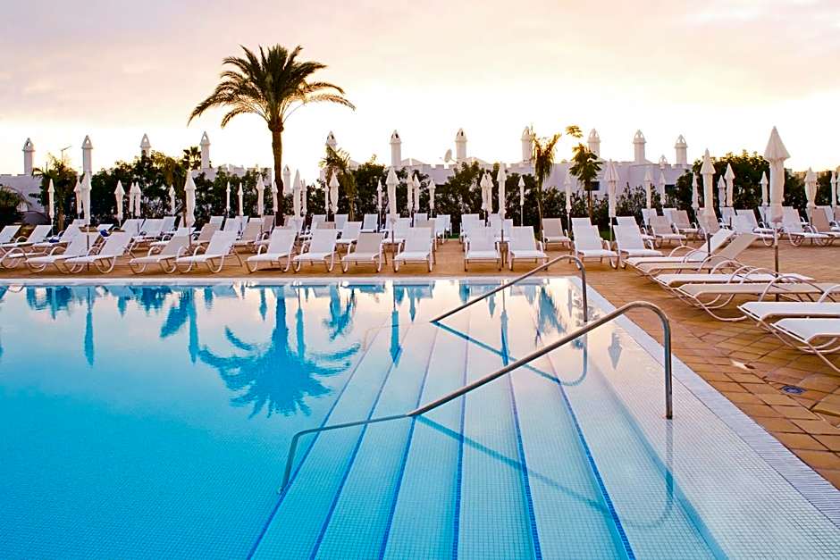 Sunprime Atlantic View Suite & Spa