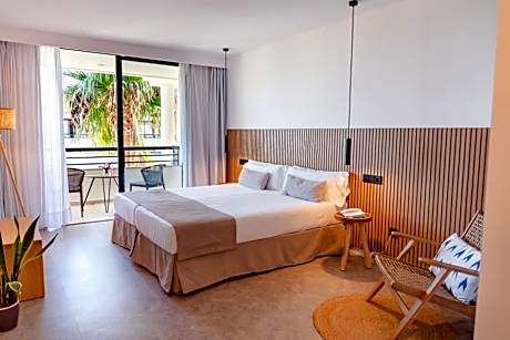 Superior Twin Room with Garden View
