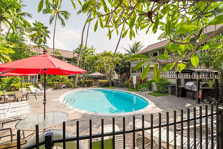 DOWNTOWN HAWAIIAN PARADISE CONDO with Hot Tub, Pool & Beach - Kona Islander Inn