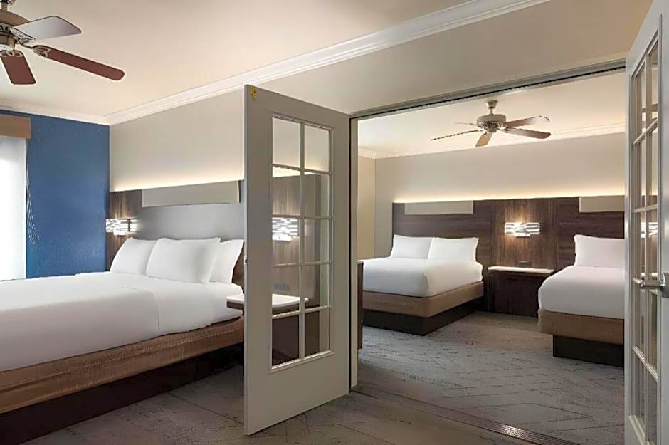 Holiday Inn Express Hotel & Suites Bakersfield Central By IHG