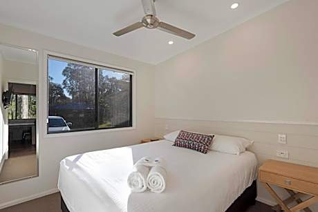 Superior 2 Bedroom Cabin - Sleeps 6