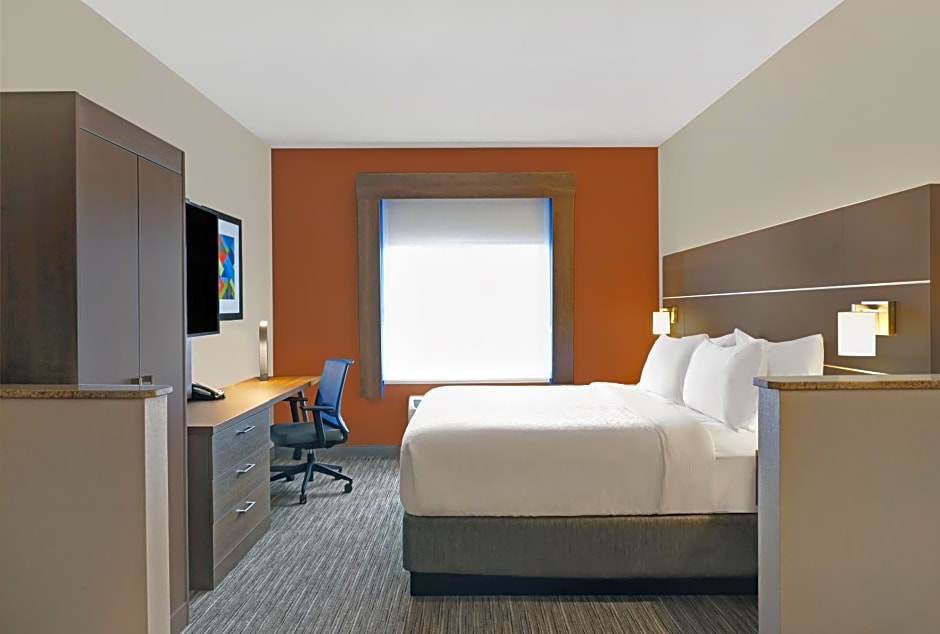 Holiday Inn Express & Suites Newport, an IHG Hotel